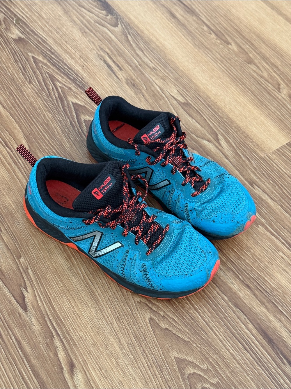 New Balance TV590 V4 - US Men’s 8 - Teal and Orange Running Shoes